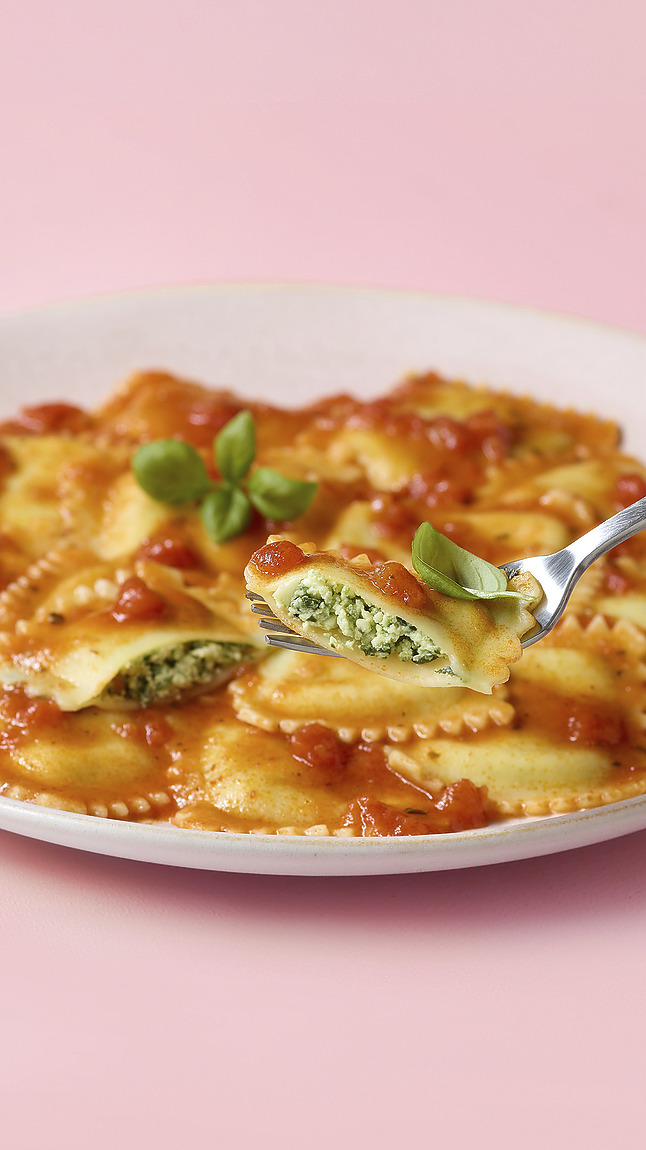 Ravioli_pomodoro_e_basilico_detail_35035 Ravioli_pomodoro_e_basilico_detail_35035