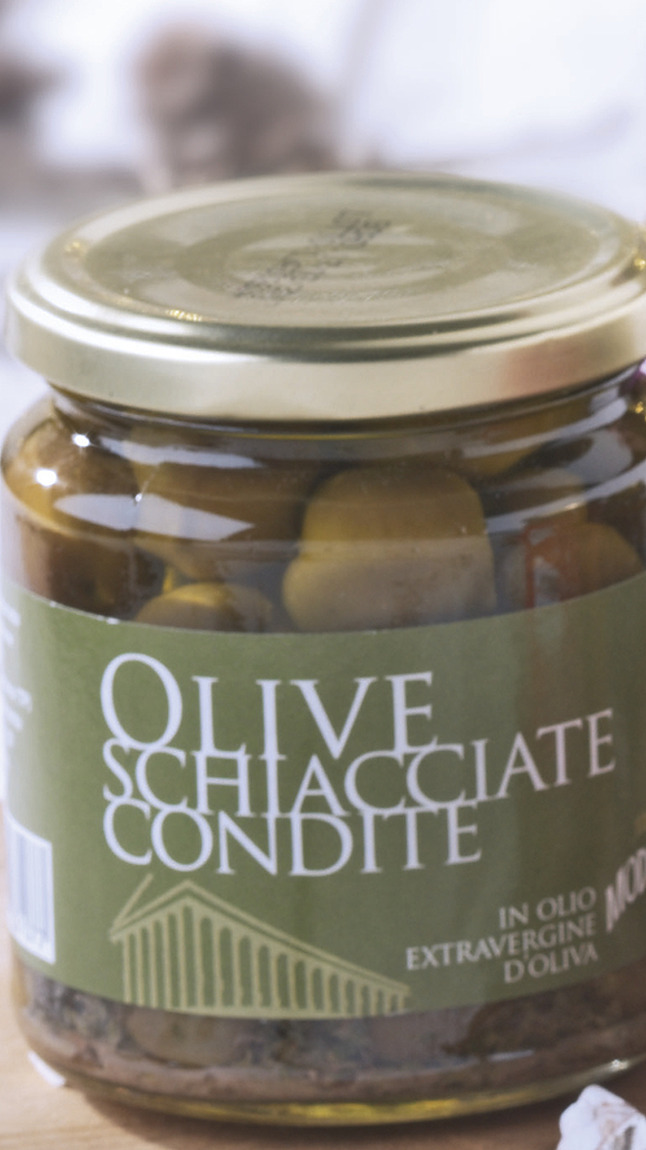 Olive_schiacciate_condite_detail_14754
