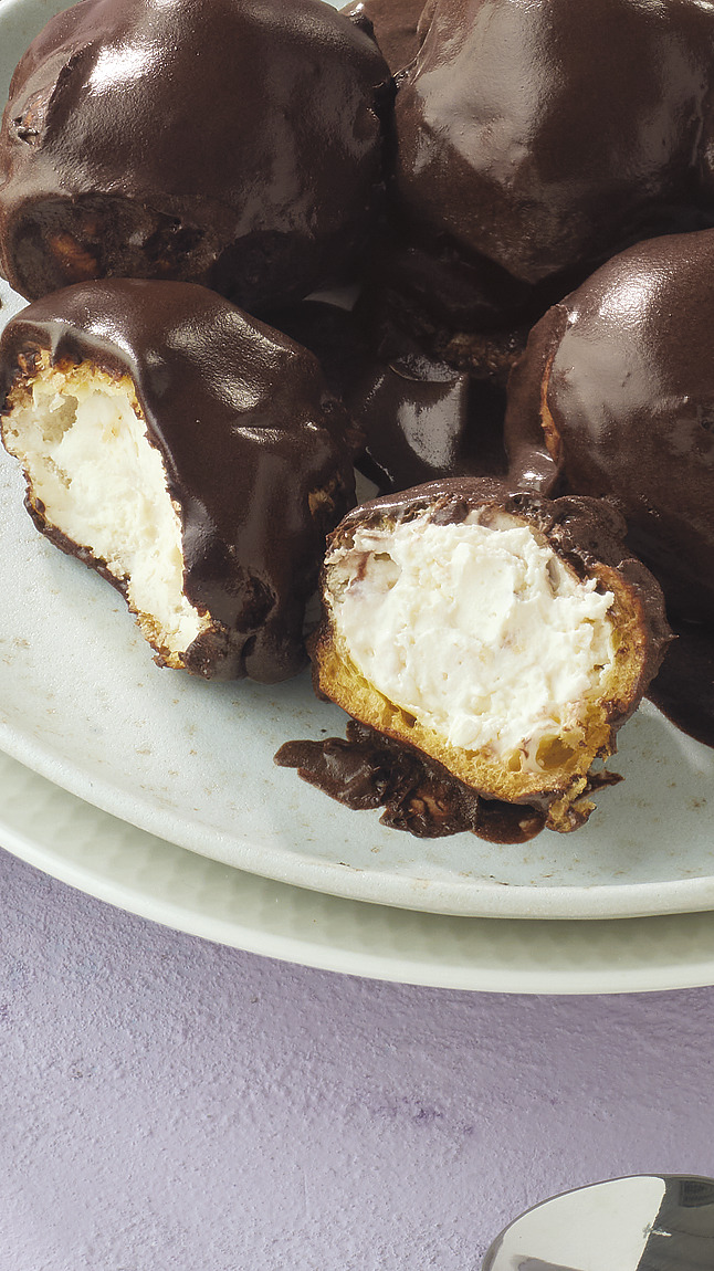 Profiteroles_al_cioccolato_fon_detail_65003 Profiteroles_al_cioccolato_fon_detail_65003
