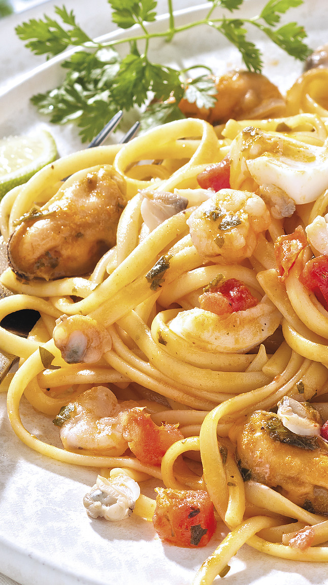 Linguine_alla_marinara_detail_35068 Linguine_alla_marinara_detail_35068