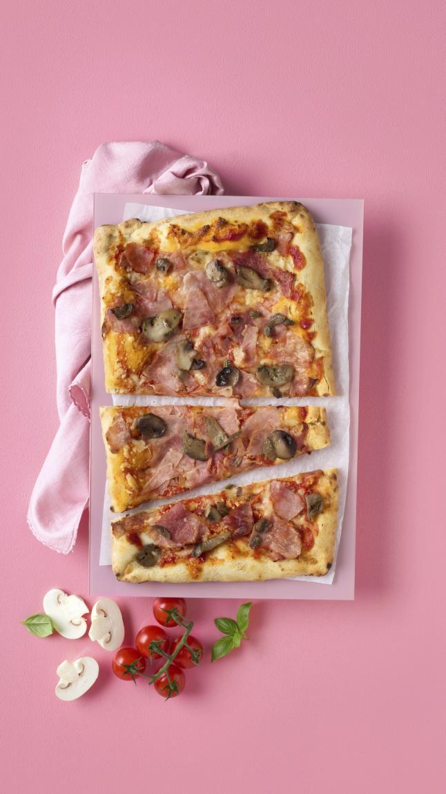 Pizza_Festa_prosciutto_funghi_web_35040 Pizza_Festa_prosciutto_funghi_web_35040