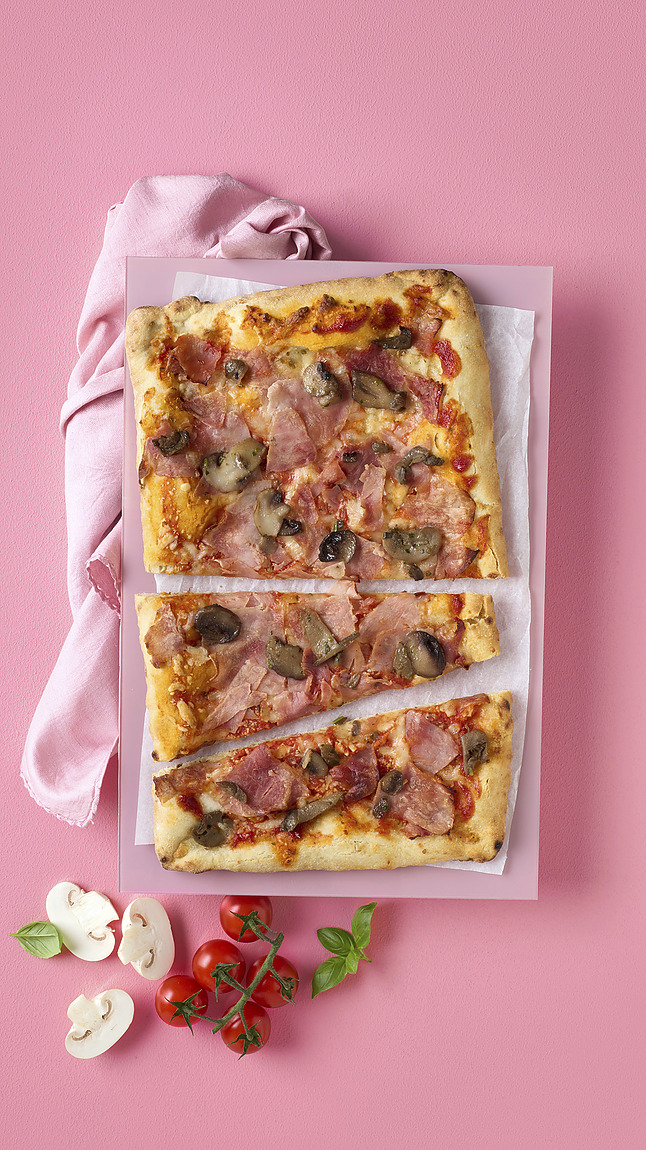 Pizza_Festa_prosciutto_funghi_web_35040 Pizza_Festa_prosciutto_funghi_web_35040