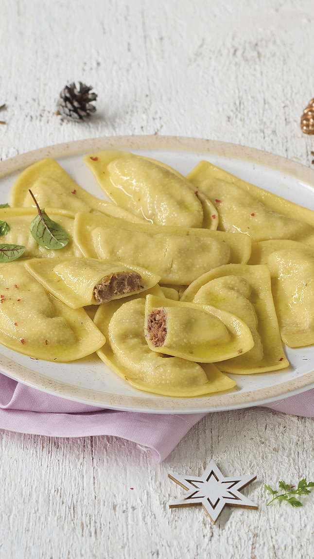 Panzerotti_al_brasato_di_Barol_web_35154