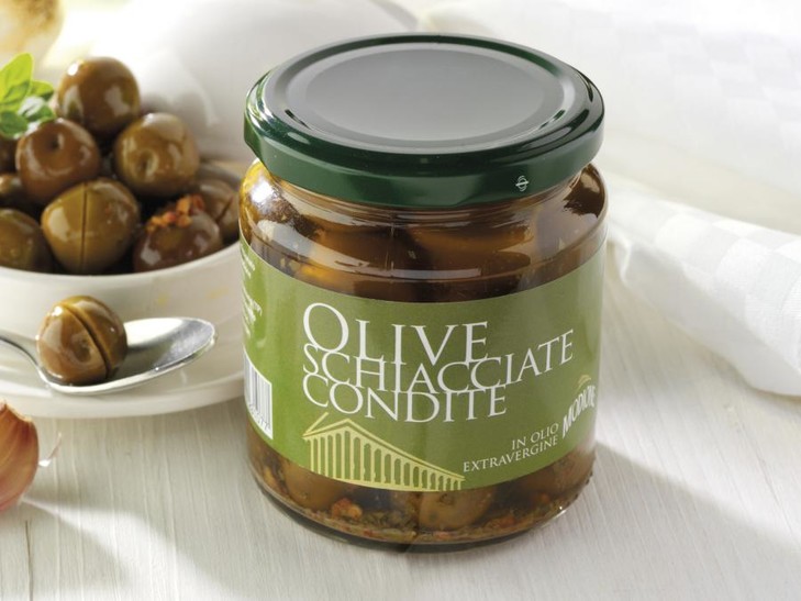Olive schiacciate condite