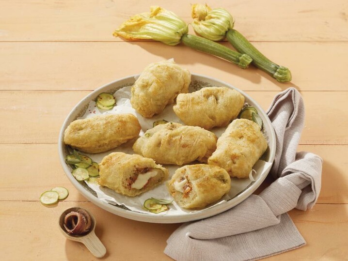 Fiori di Zucca con acciughe e mozzarella