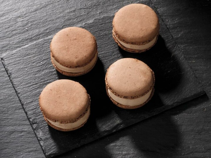 Macaron al cioccolato*